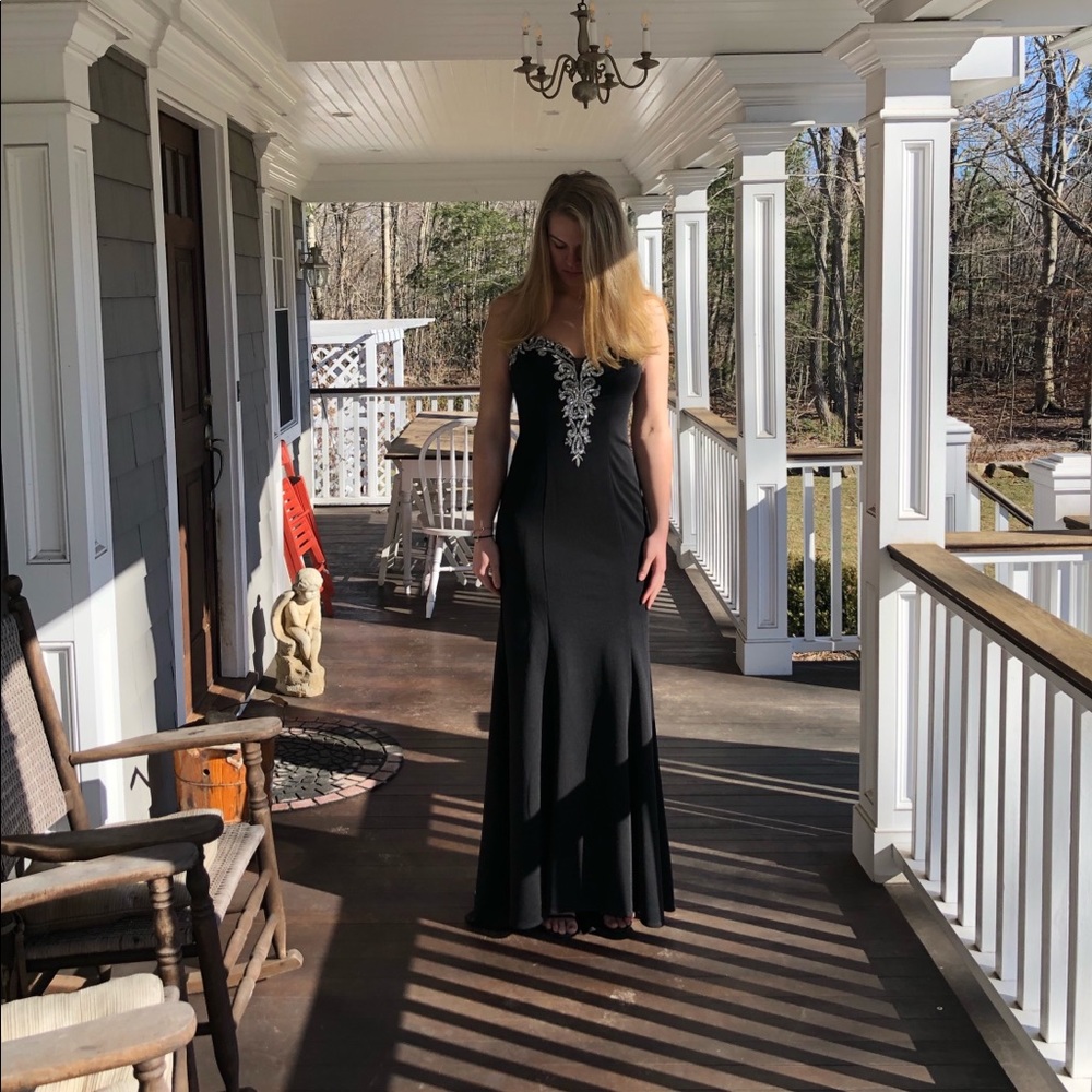 Abby Paris by Lucci Lu Classic Black Strapless